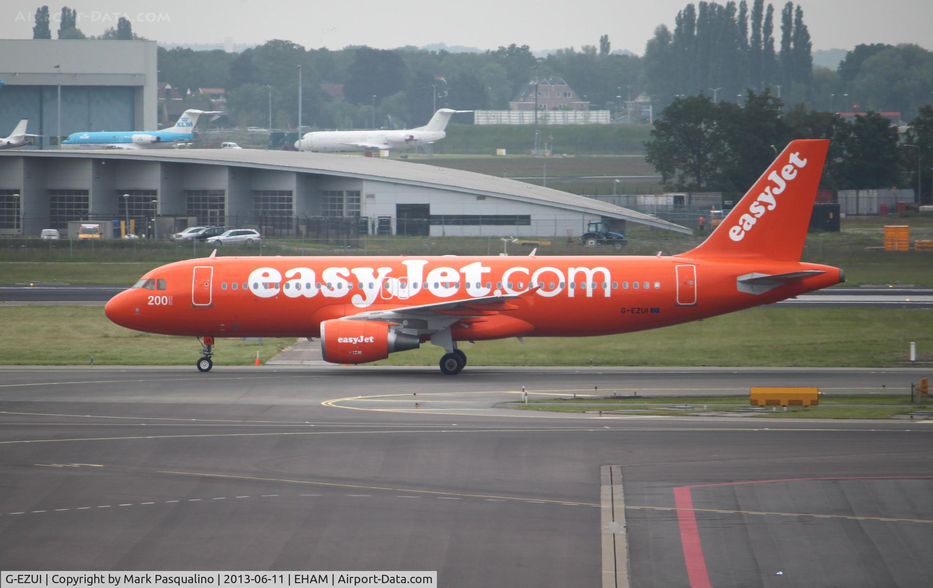 G-EZUI, 2011 Airbus A320-214 C/N 4721, Airbus A320