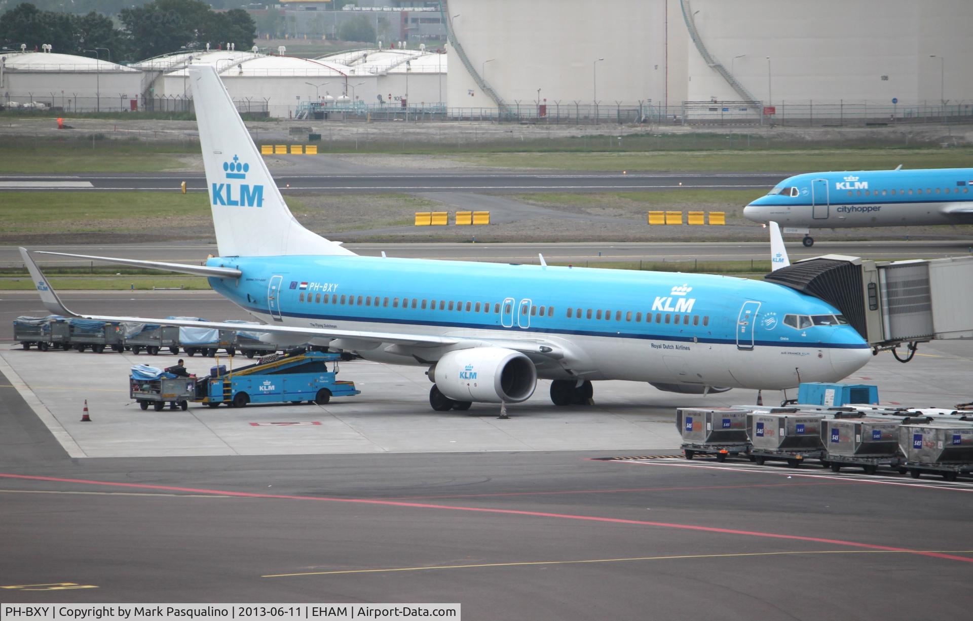 PH-BXY, 2008 Boeing 737-8K2 C/N 30372, Boeing 737-800