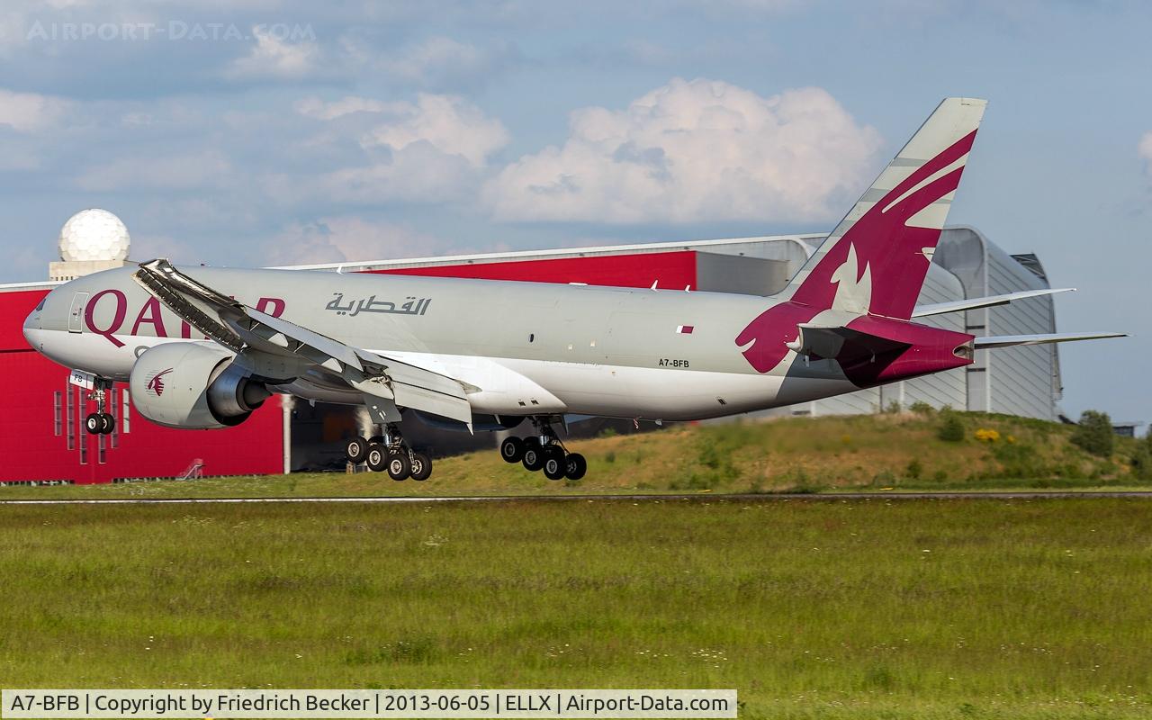 A7-BFB, 2010 Boeing 777-FDZ C/N 36100, short final RW06