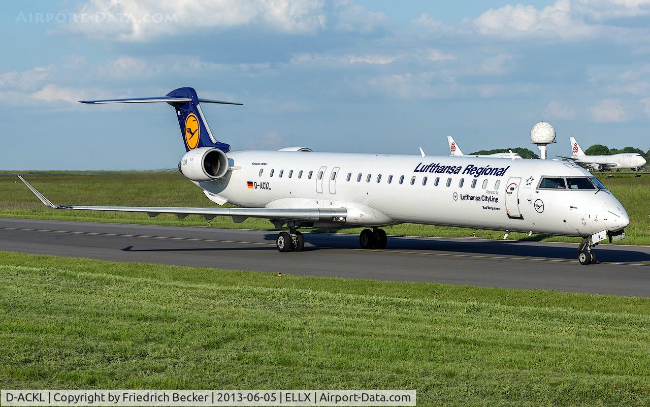 D-ACKL, 2006 Bombardier CRJ-900LR (CL-600-2D24) C/N 15095, taxying to the active