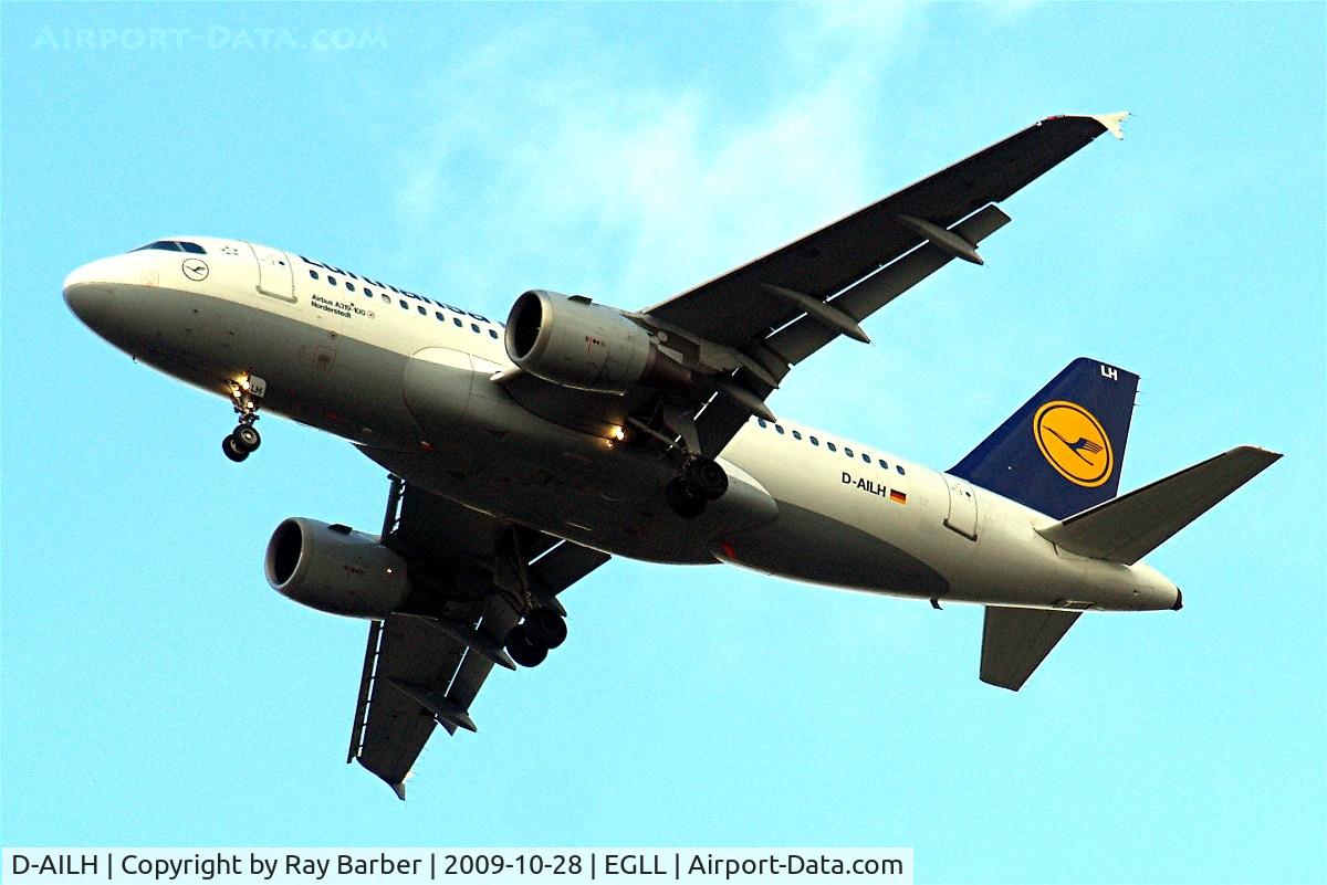D-AILH, 1997 Airbus A319-114 C/N 641, Airbus A319-114 [0641] (Lufthansa) Home~G 28/10/2009. On approach 27R.