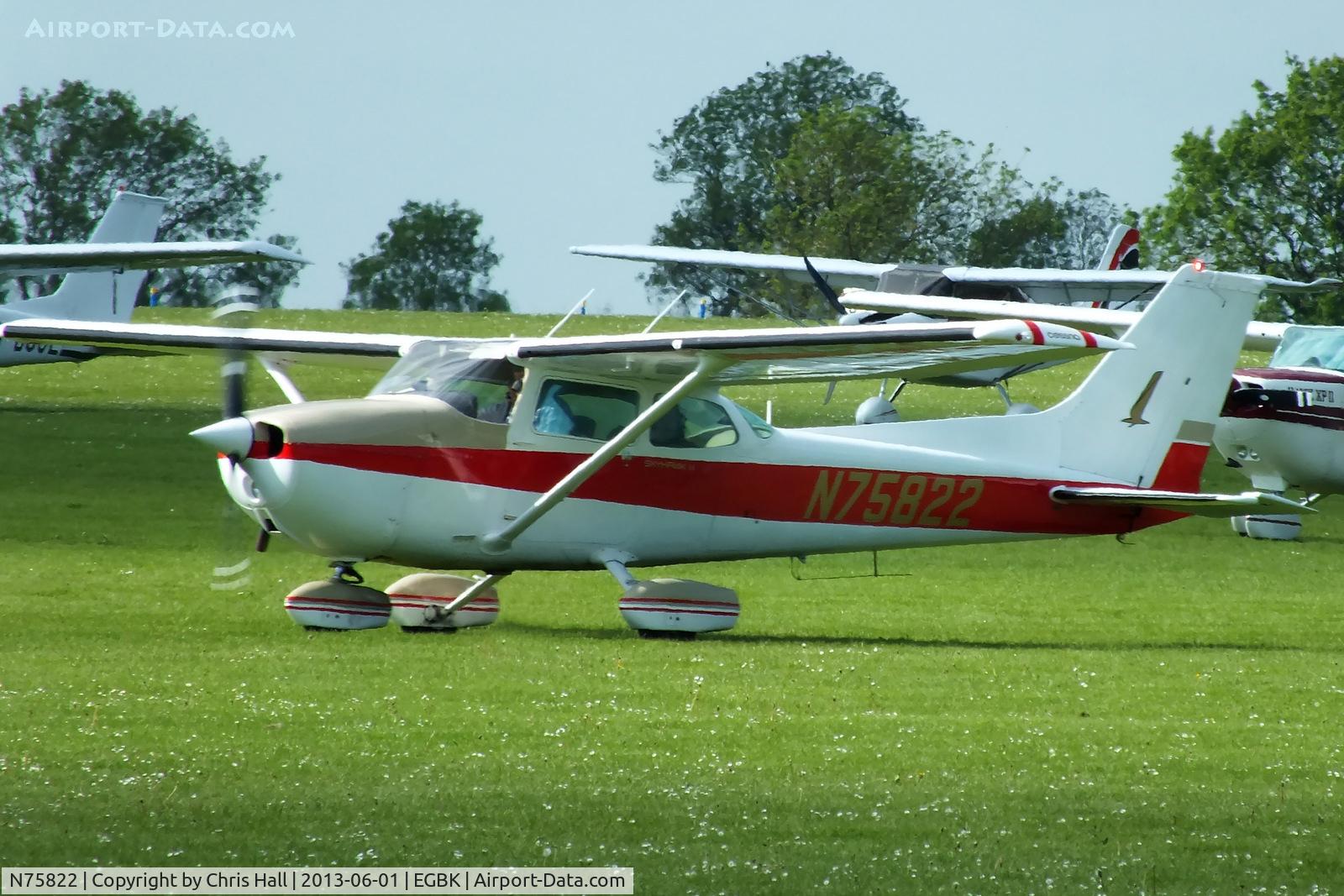 N75822, 1976 Cessna 172N C/N 17267979, at AeroExpo 2013