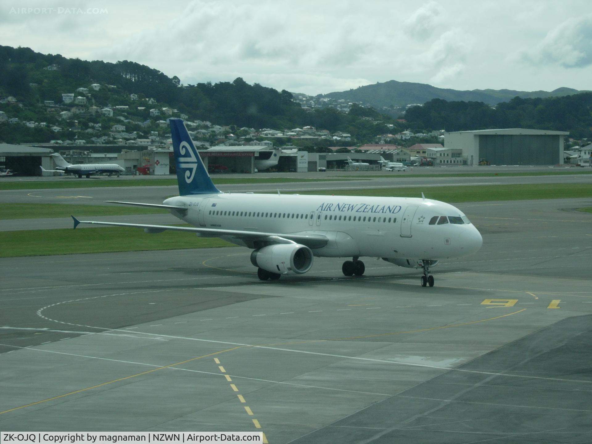 ZK-OJQ, 2011 Airbus A320-232 C/N 4584, My plane back to AKL this day. Photo from Koru lounge that gives closer view of runway than rest of departure lounge.