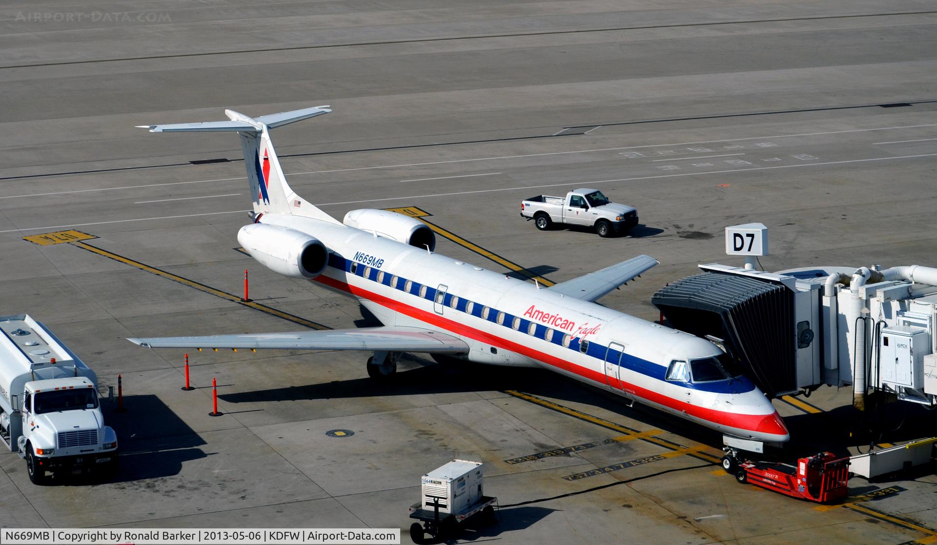N669MB, 2004 Embraer ERJ-145LR (EMB-145LR) C/N 145788, Gate D7 DFW