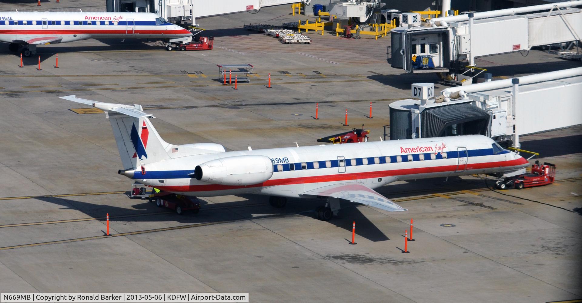 N669MB, 2004 Embraer ERJ-145LR (EMB-145LR) C/N 145788, Gate D7 DFW