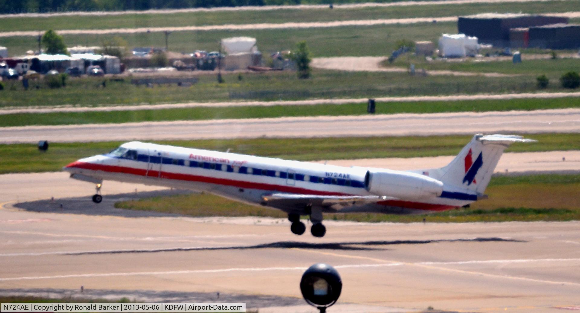 N724AE, 2000 Embraer ERJ-135LR (EMB-135LR) C/N 145301, Takeoff DFW