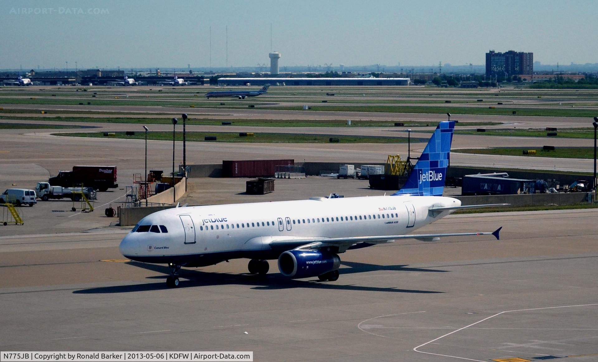 N775JB, 2009 Airbus A320-232 C/N 3800, Canard Bleu  Taxi  DFW