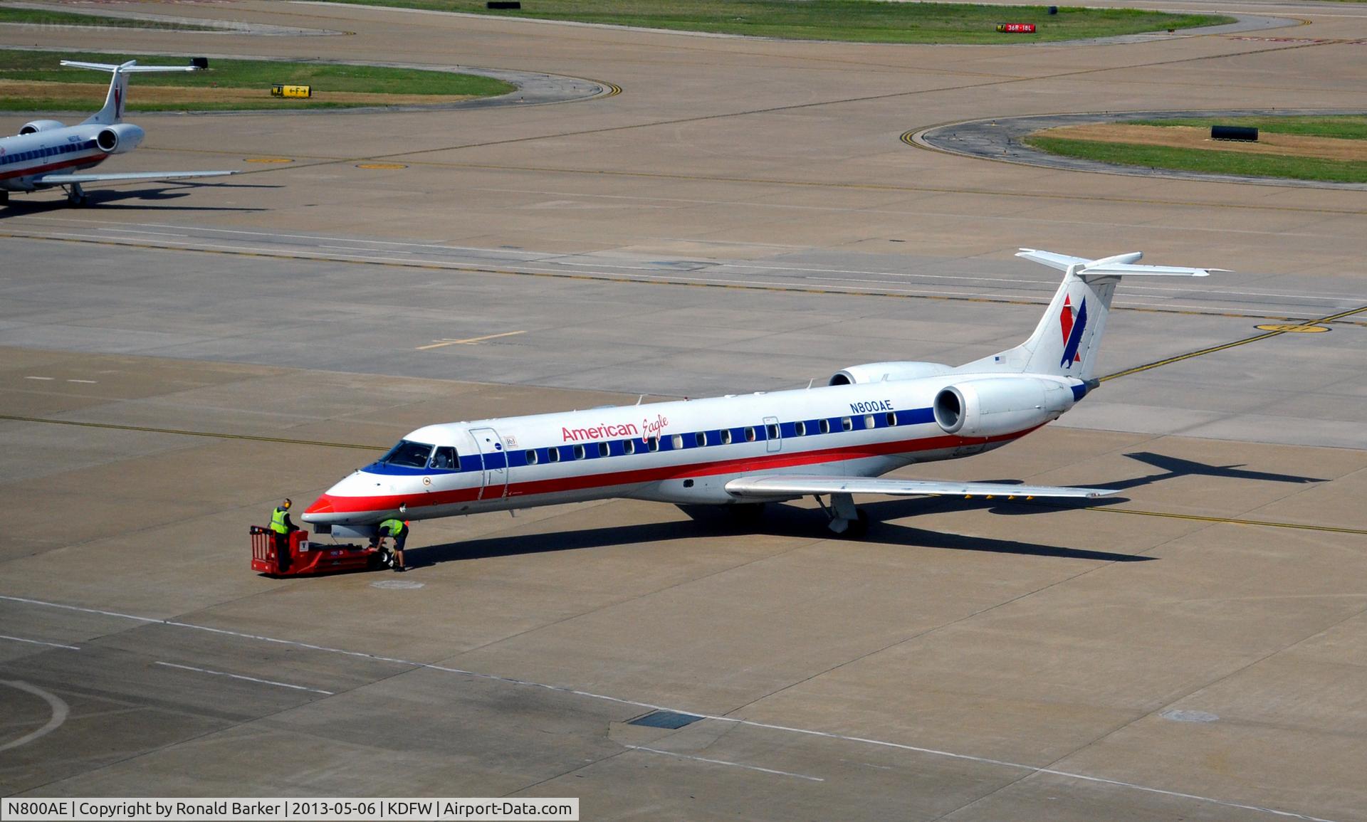 N800AE, 2001 Embraer ERJ-140LR (EMB-135KL) C/N 145425, Pushback DFW