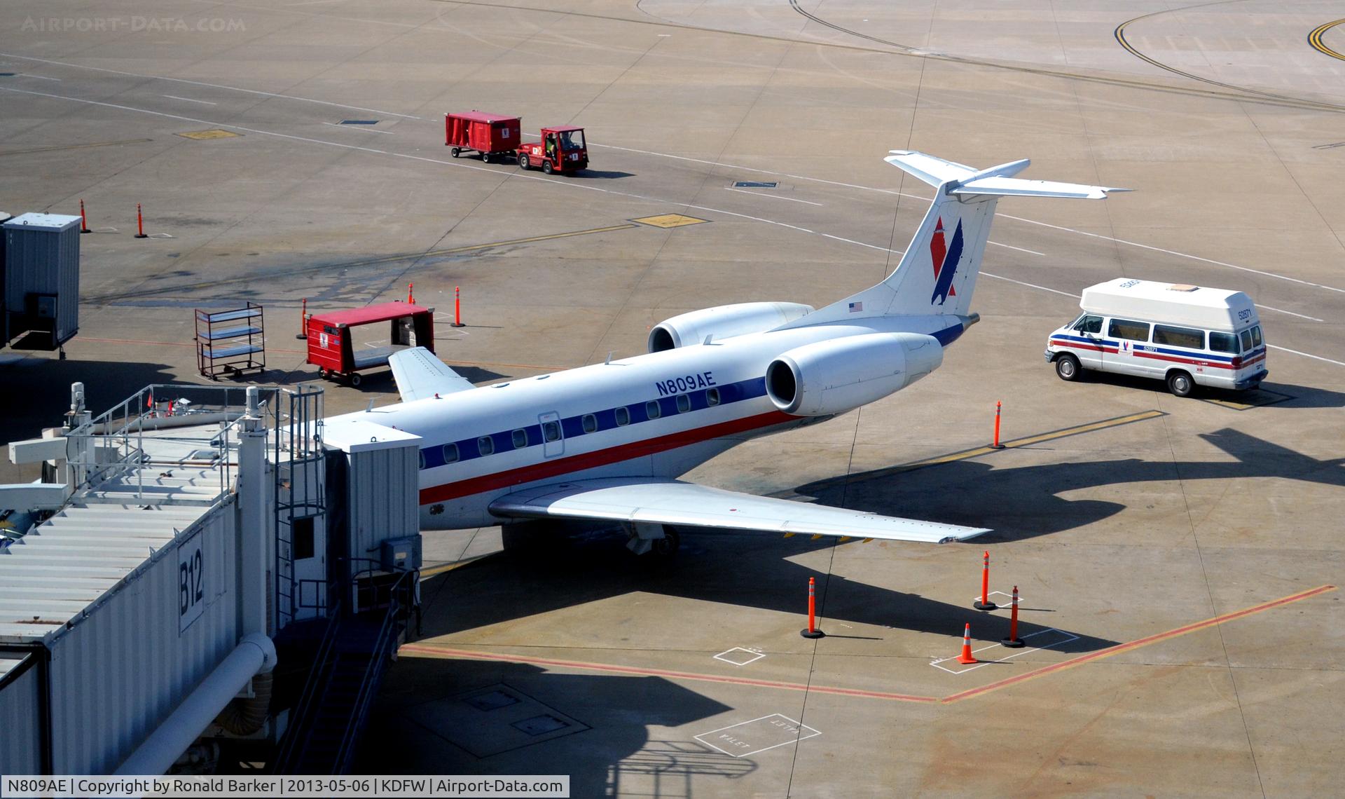 N809AE, 2001 Embraer ERJ-140LR (EMB-135KL) C/N 145521, Gate B12 DFW