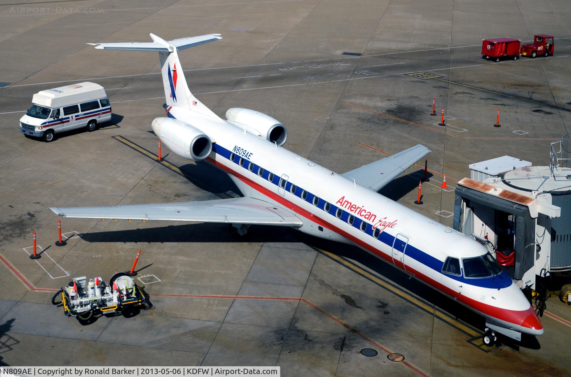 N809AE, 2001 Embraer ERJ-140LR (EMB-135KL) C/N 145521, Gate B12 DFW