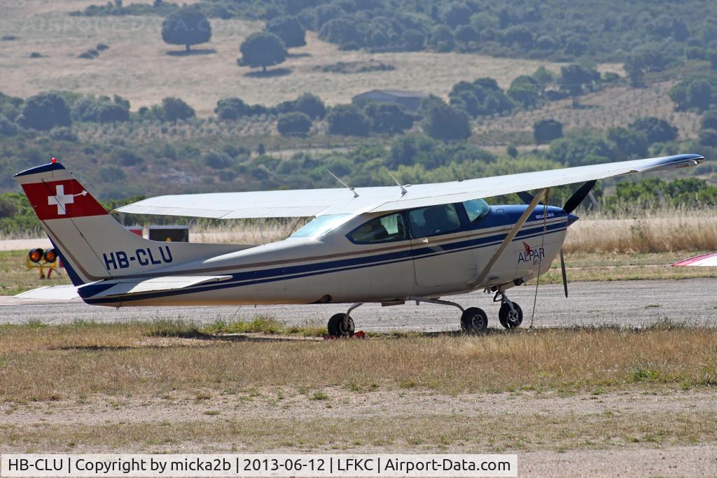 HB-CLU, 1981 Reims FR182 Skylane RG C/N FR1821776, Parked