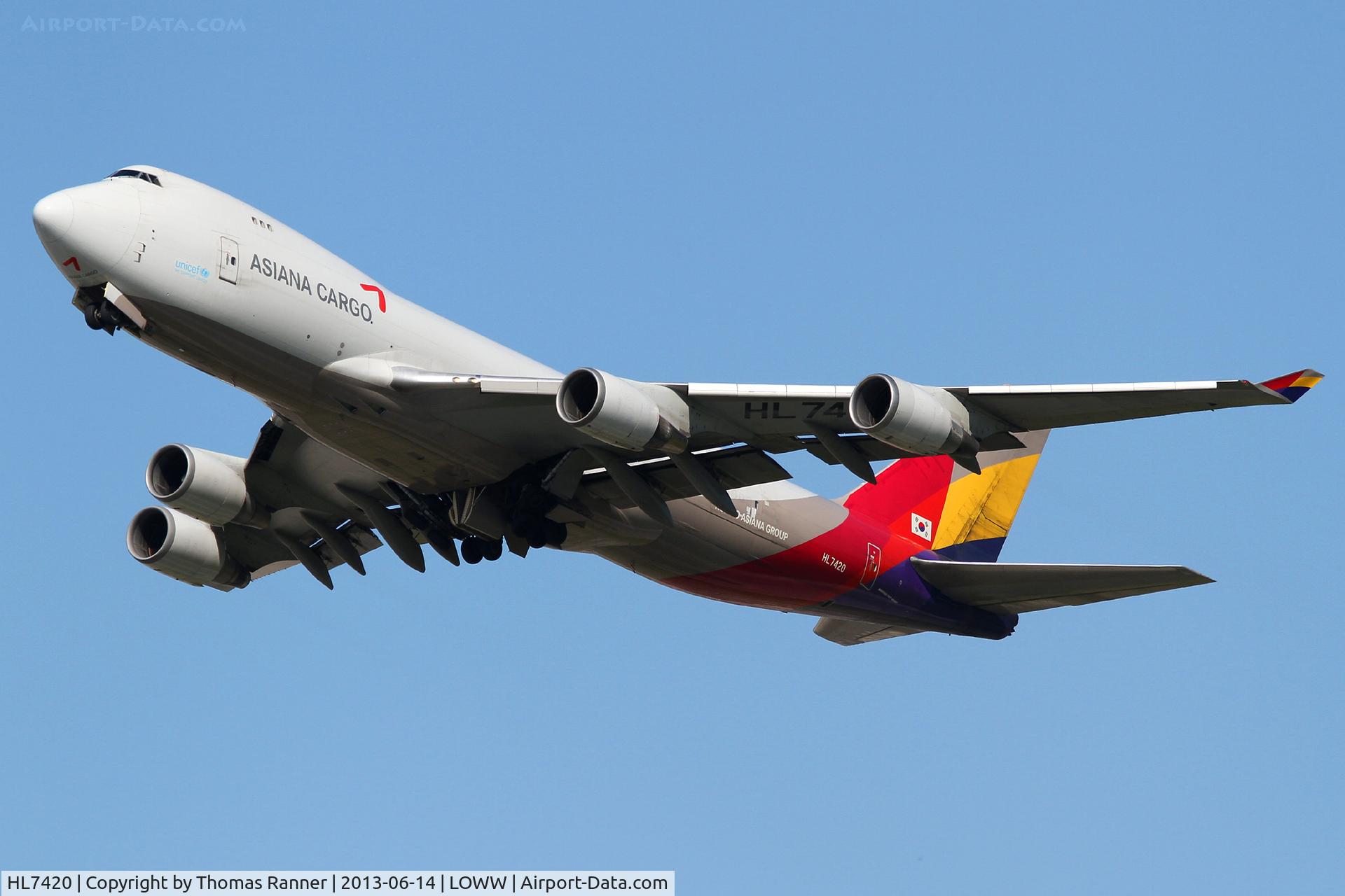 HL7420, 1995 Boeing 747-48EF (SCD) C/N 25783, Asiana Boeing 747