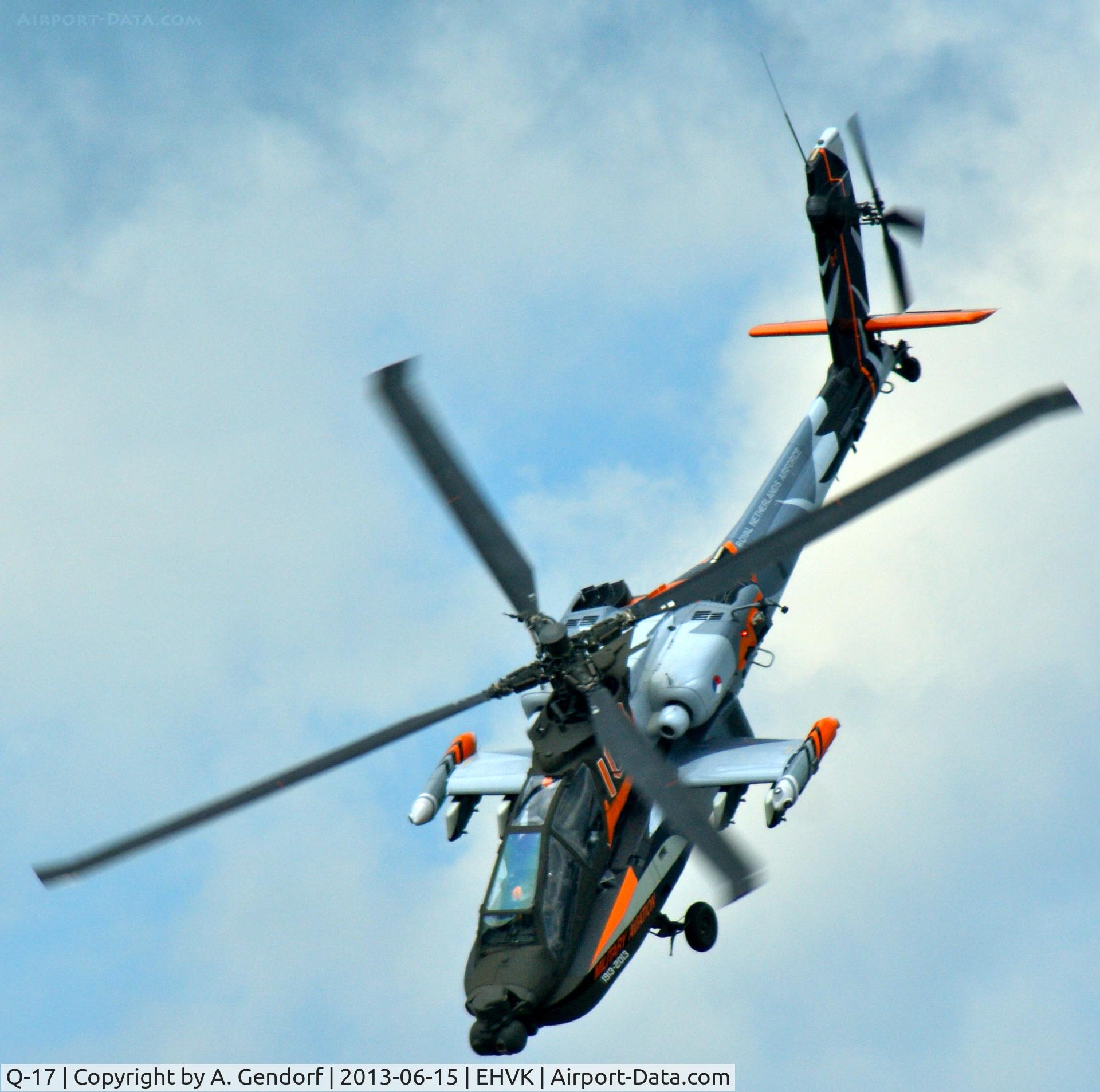 Q-17, 1998 Boeing AH-64DN Apache C/N DN017, RNLAF / Apache Demo Team (spez. cs.), seen here at the end of the breathtaking show at Volkel Airbase (EHVK)