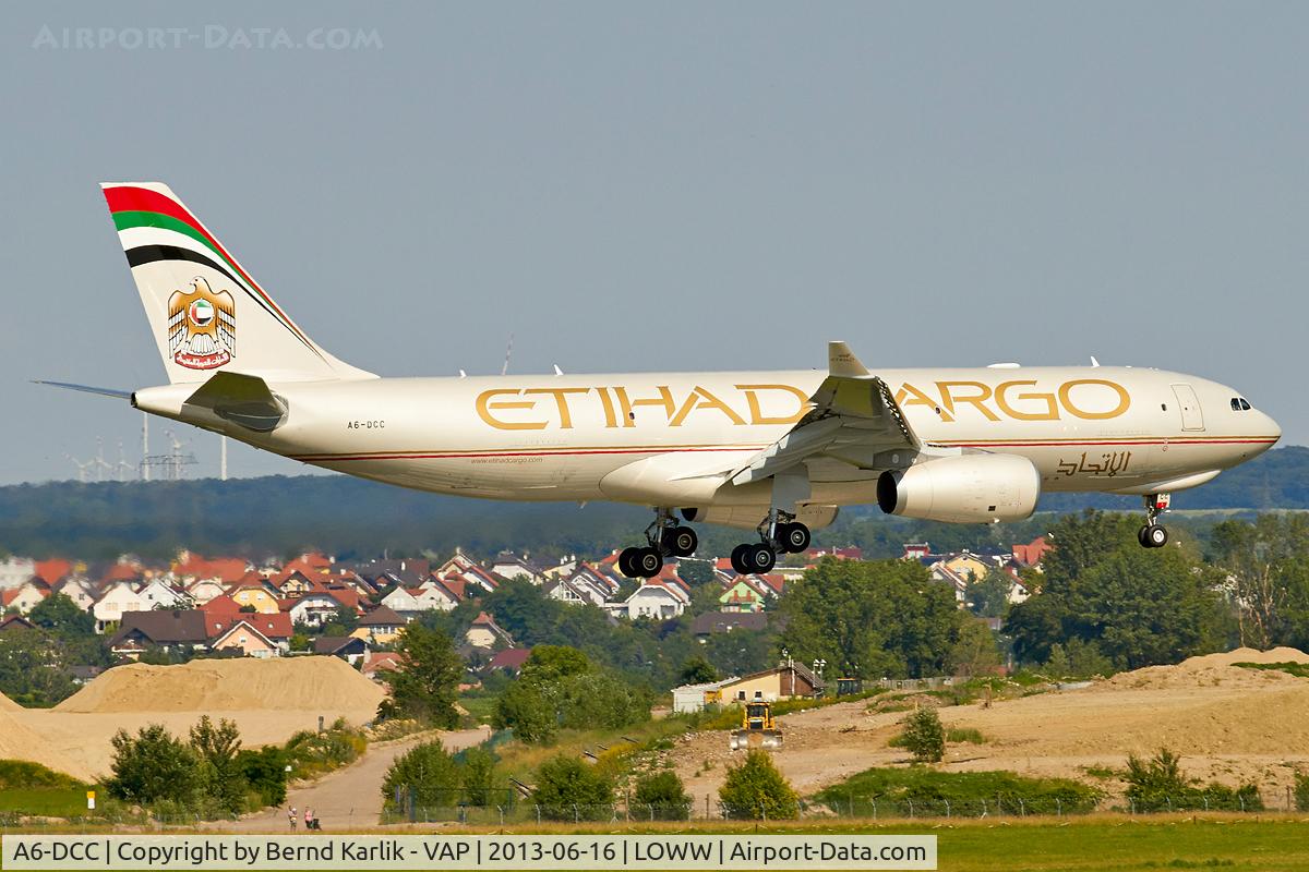 A6-DCC, 2013 Airbus A330-243F C/N 1414, Rwy 16