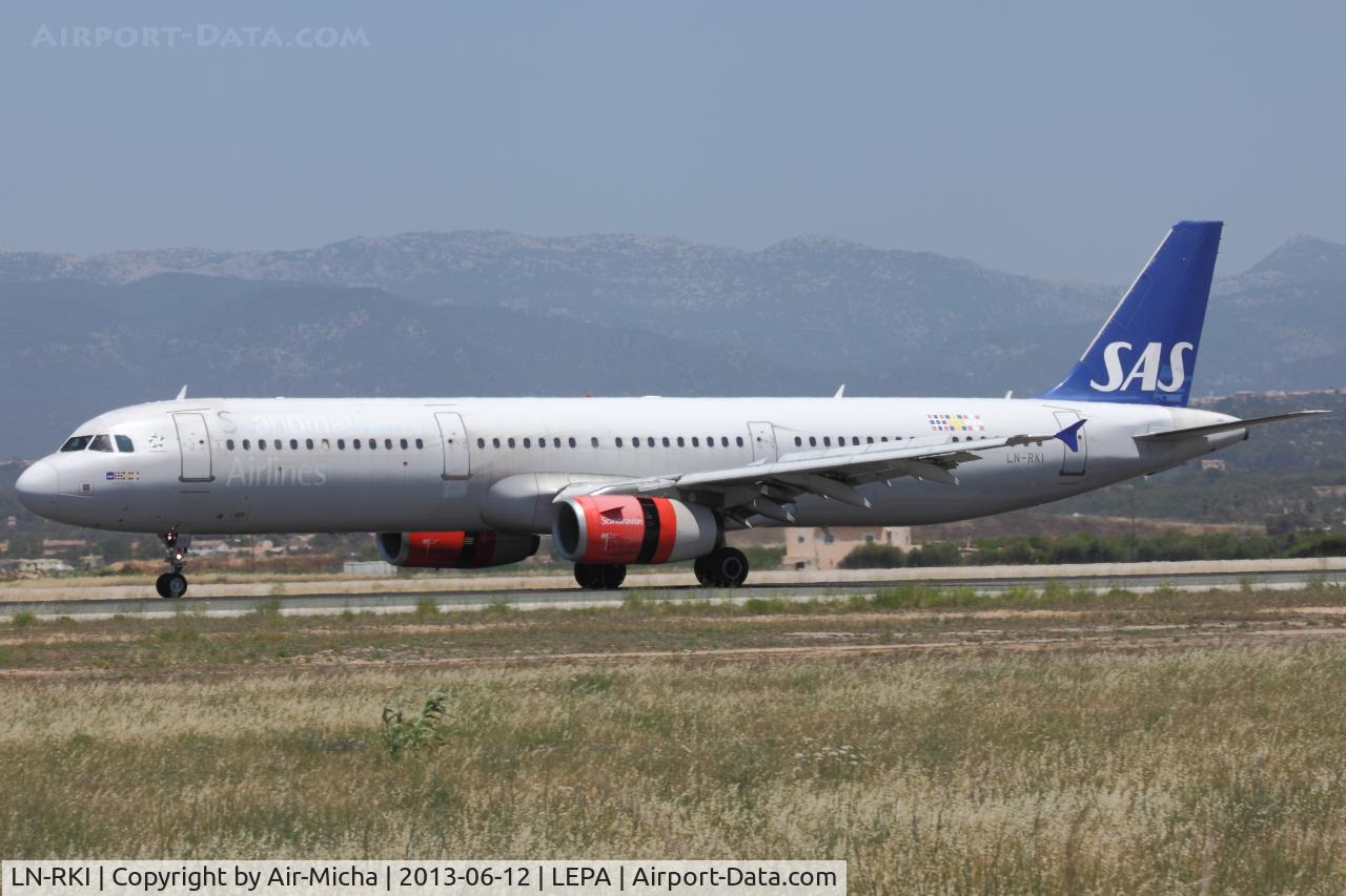 LN-RKI, 2002 Airbus A321-232 C/N 1817, SAS, Aircraft Name: Gunnhild Viking
