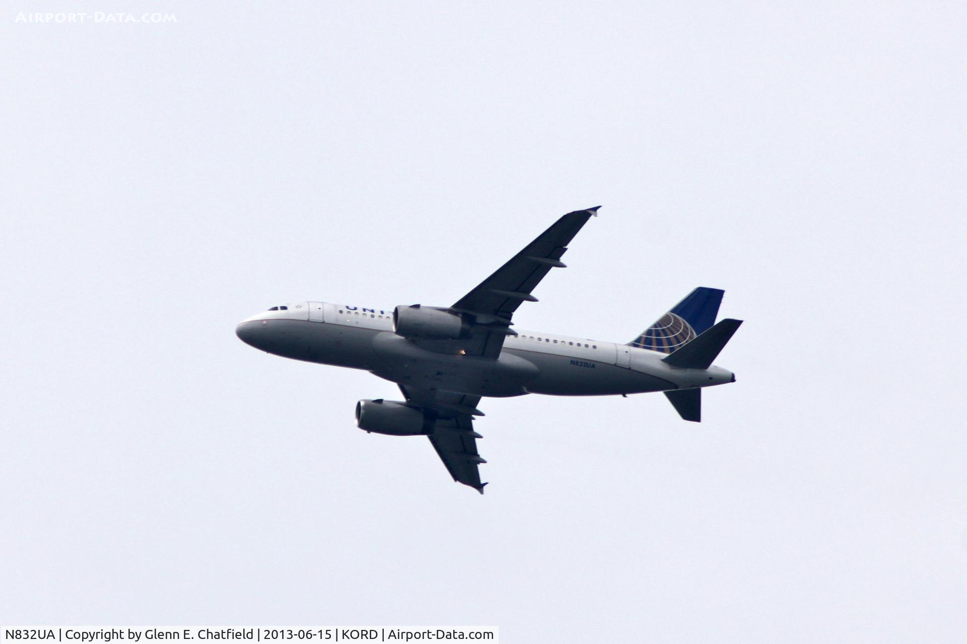 N832UA, 2000 Airbus A319-131 C/N 1321, Over Itasca after departing O'Hare
