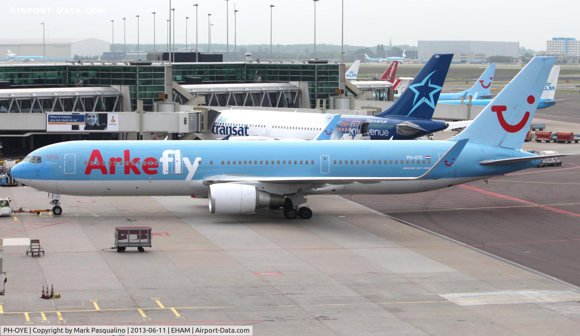 PH-OYE, 1998 Boeing 767-304/ER C/N 28979, Boeing 767-300ER