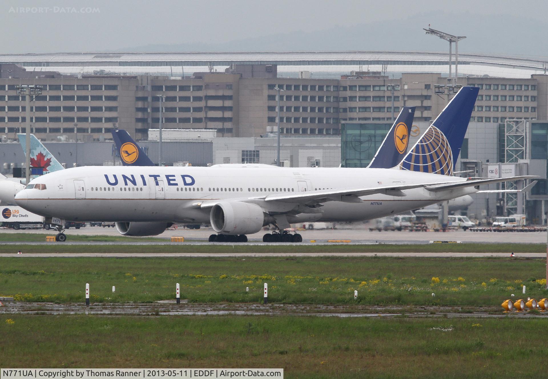 N771UA, 1995 Boeing 777-222 C/N 26932, United Boeing 777