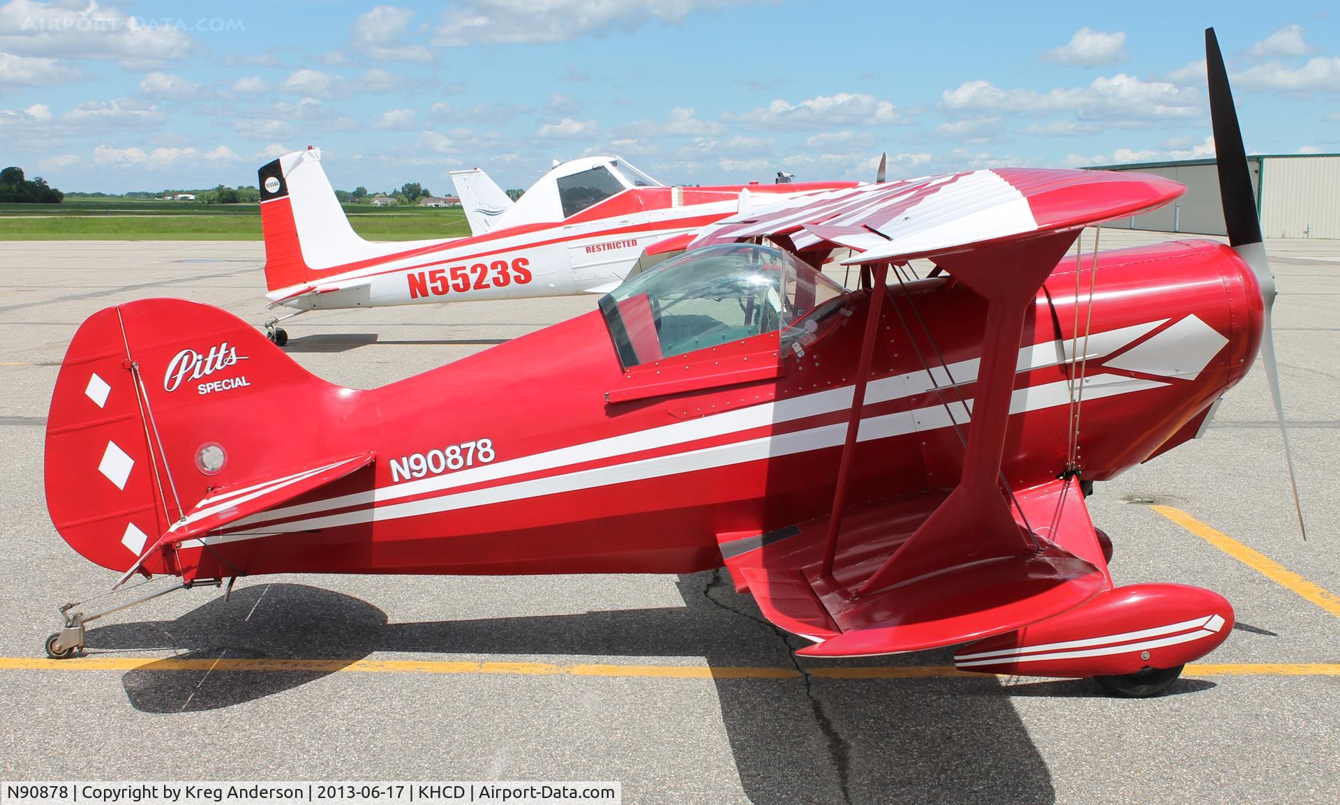 N90878, 1974 Goolsby PITTS SPECIAL C/N 194H, Pitts Special on the ramp in Hutchinson, MN.