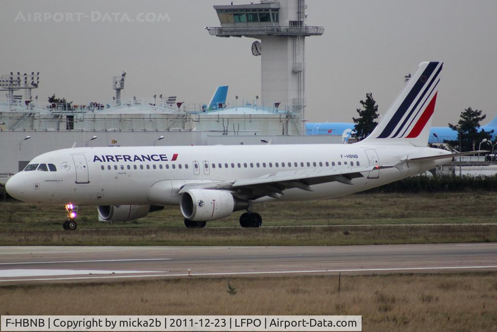 F-HBNB, 2010 Airbus A320-214 C/N 4402, Taxiing