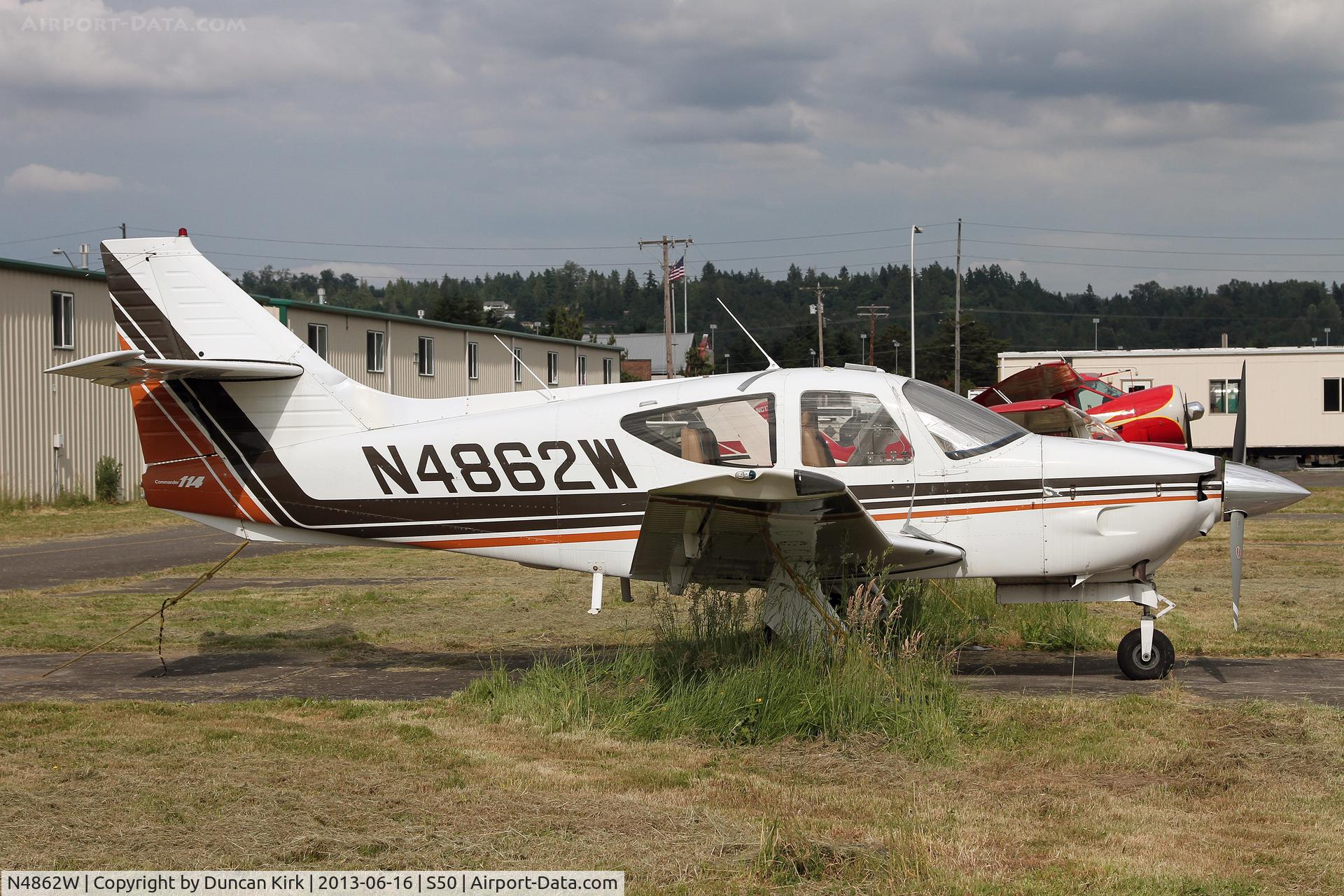 N4862W, 1976 Rockwell International 114 Commander C/N 14192, Weed whacker anyone?