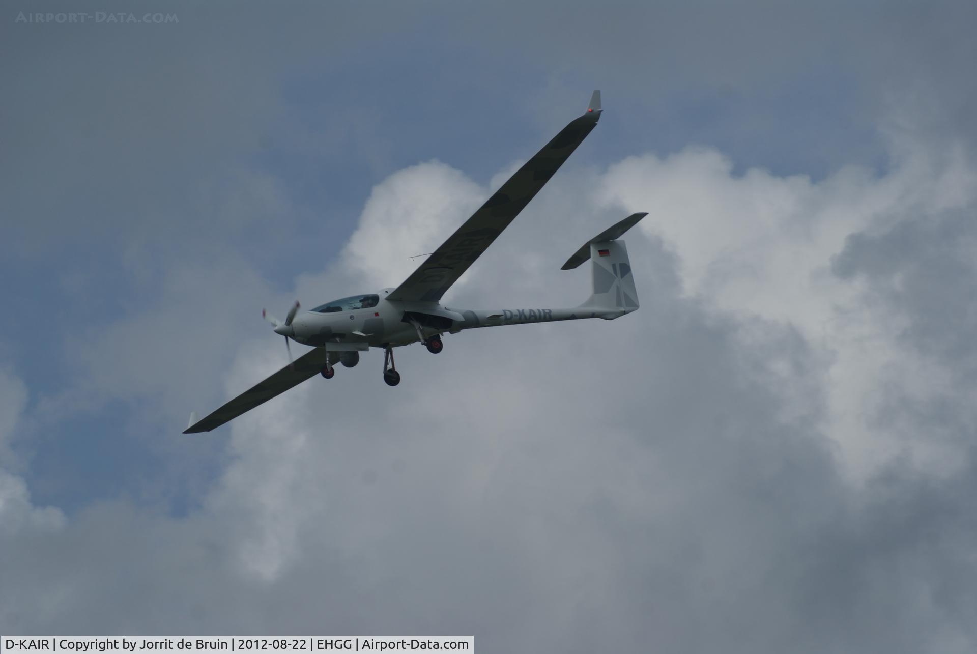 D-KAIR, Stemme S-15 C/N Not found D-KAIR, Seems to be high for the landing, but with a steep descent the Stemme aircraft made it to runway 23 of Eelde airport.