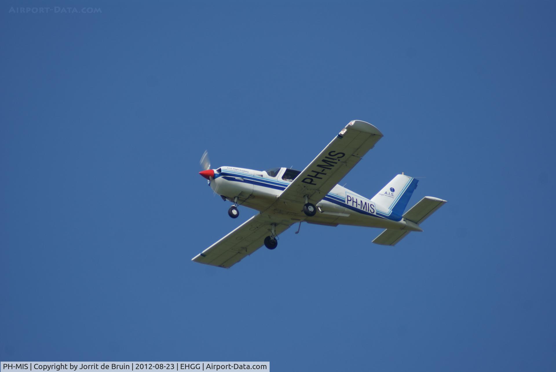 PH-MIS, 1987 Socata TB-10 C/N 739, Going around on short final before Eelde airport, because of a too high altitude.