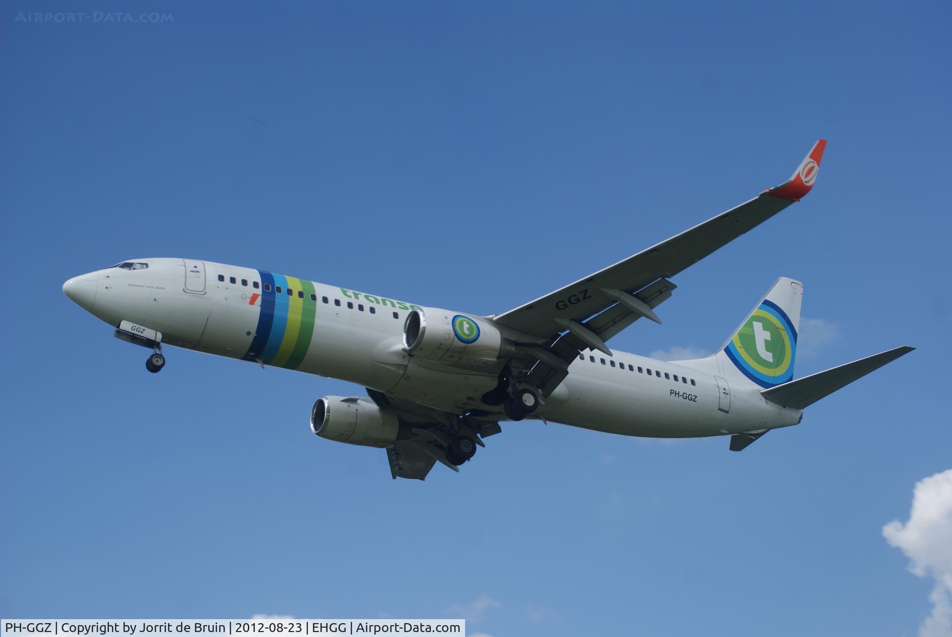 PH-GGZ, 2010 Boeing 737-8EH C/N 37600, On short final of runway 23.