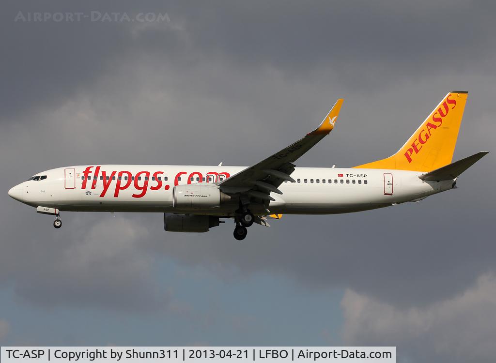 TC-ASP, 2011 Boeing 737-82R C/N 40011, Landing rwy 32L