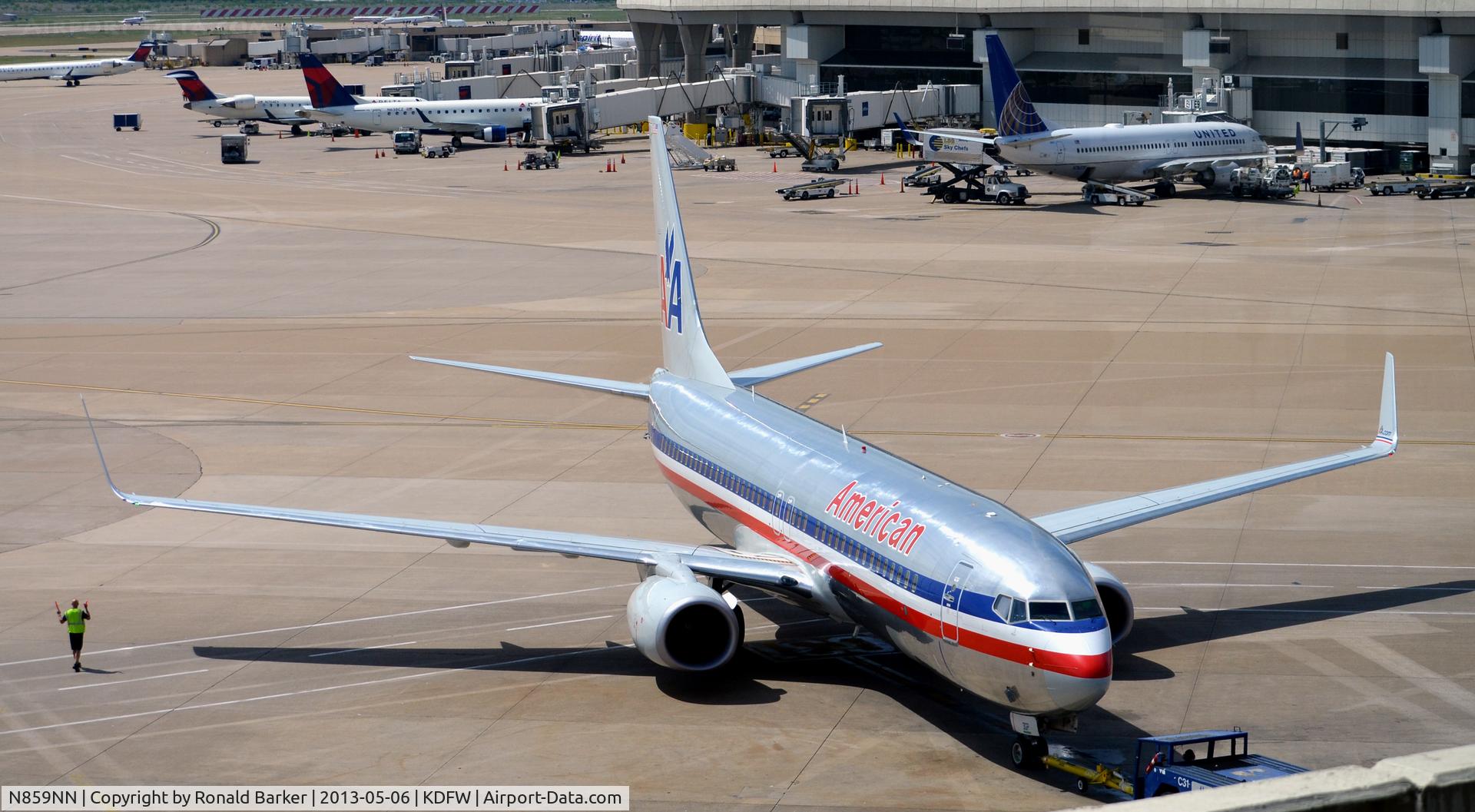 N859NN, Boeing 737-823 C/N 29555, Taxi DFW