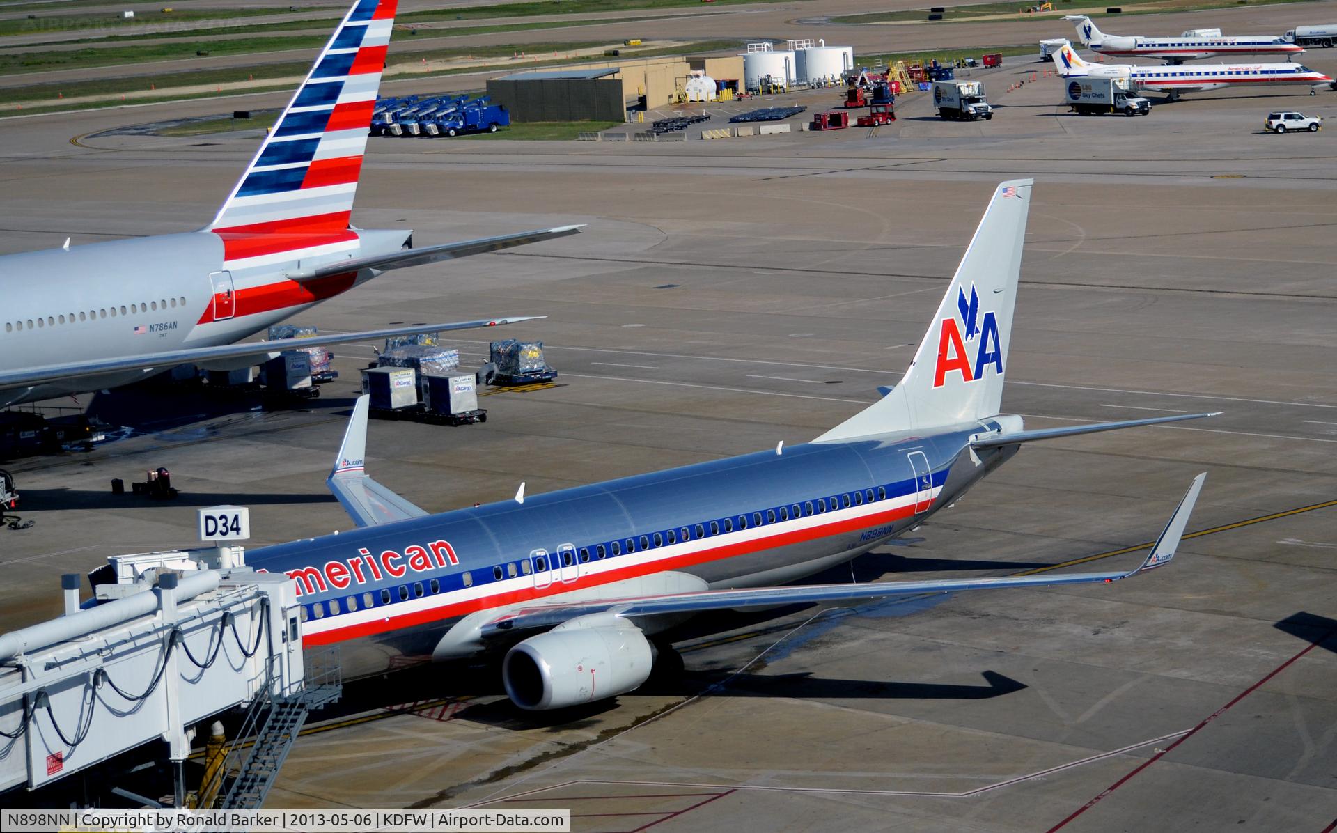 N898NN, 2012 Boeing 737-823 C/N 33225, Gate D34  DFW