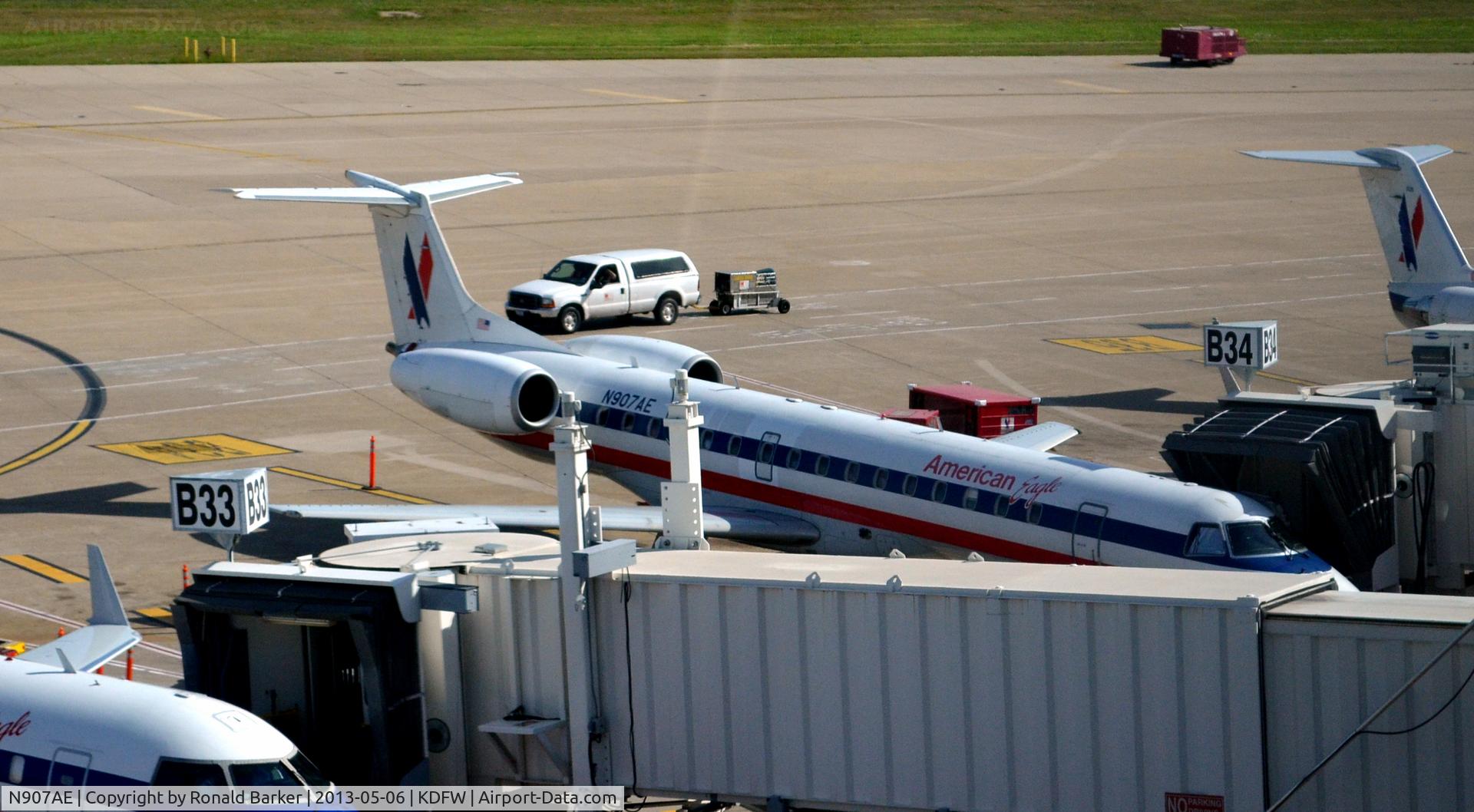 N907AE, 2005 Embraer ERJ-145LR (EMB-145LR) C/N 14500895, Gate B34  DFW