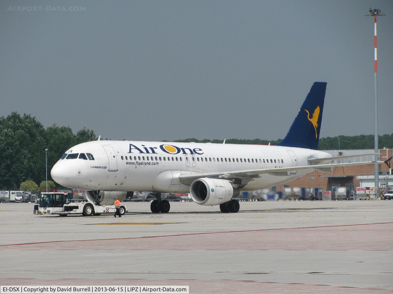 EI-DSX, 2008 Airbus A320-216 C/N 3643, Air One A320-216 Marco Polo Venice Airport