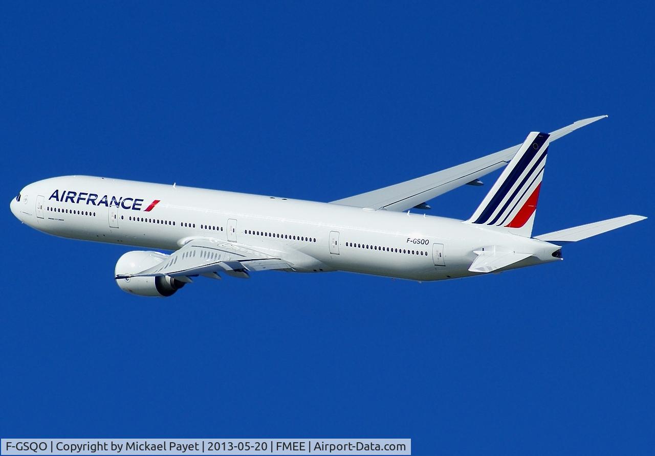 F-GSQO, 2006 boeing 777-328/ER C/N 32961, AFR3519 taking off runway 14 for Paris-Orly