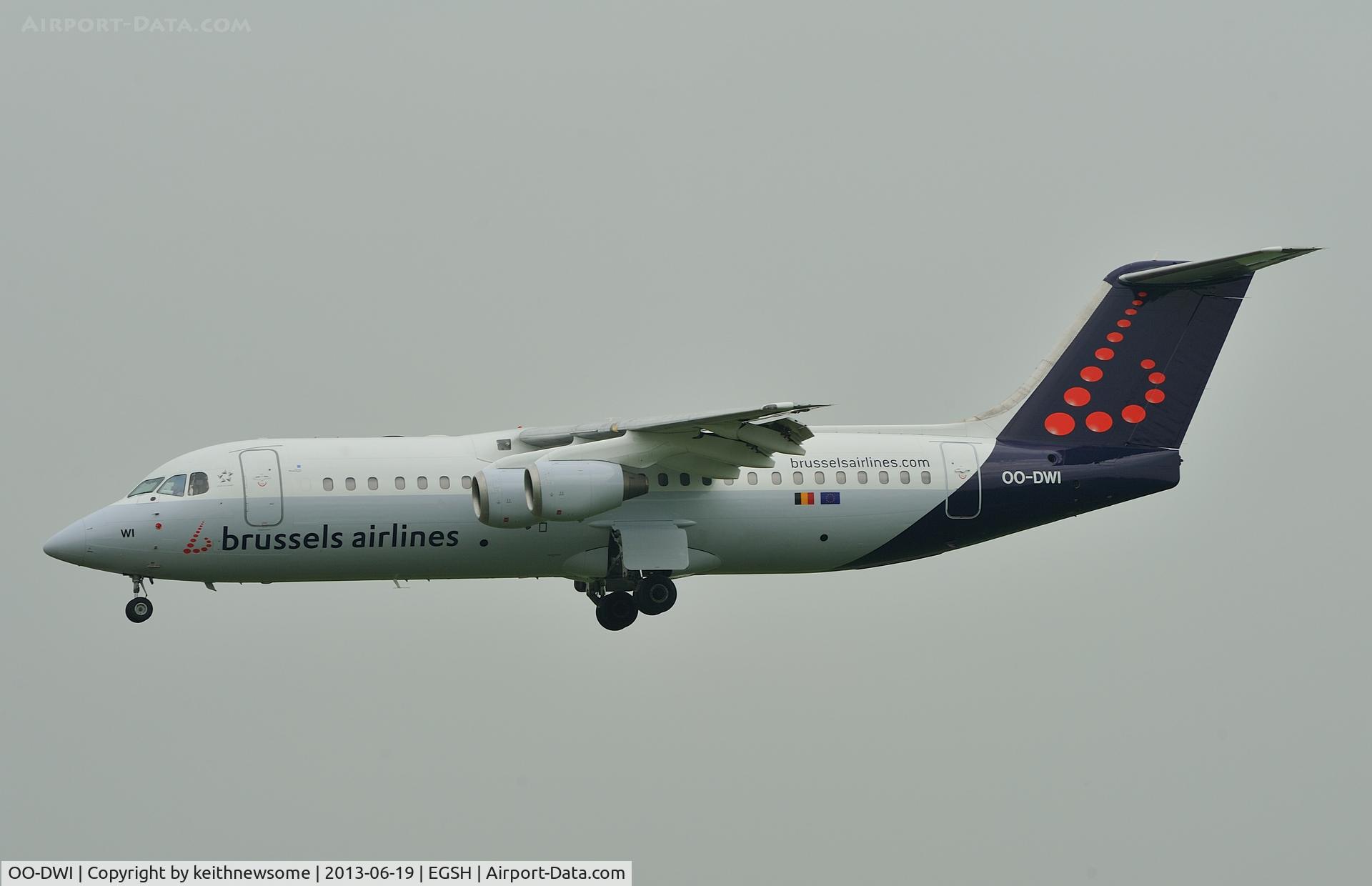 OO-DWI, 1999 British Aerospace Avro 146-RJ100 C/N E3342, Landing in summer haze !