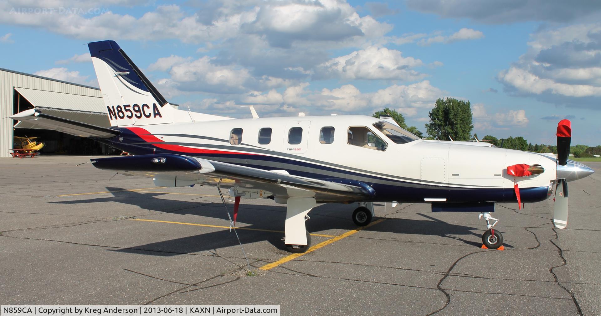 N859CA, Socata TBM-700 C/N 509, Socata TBM-700 on the line.