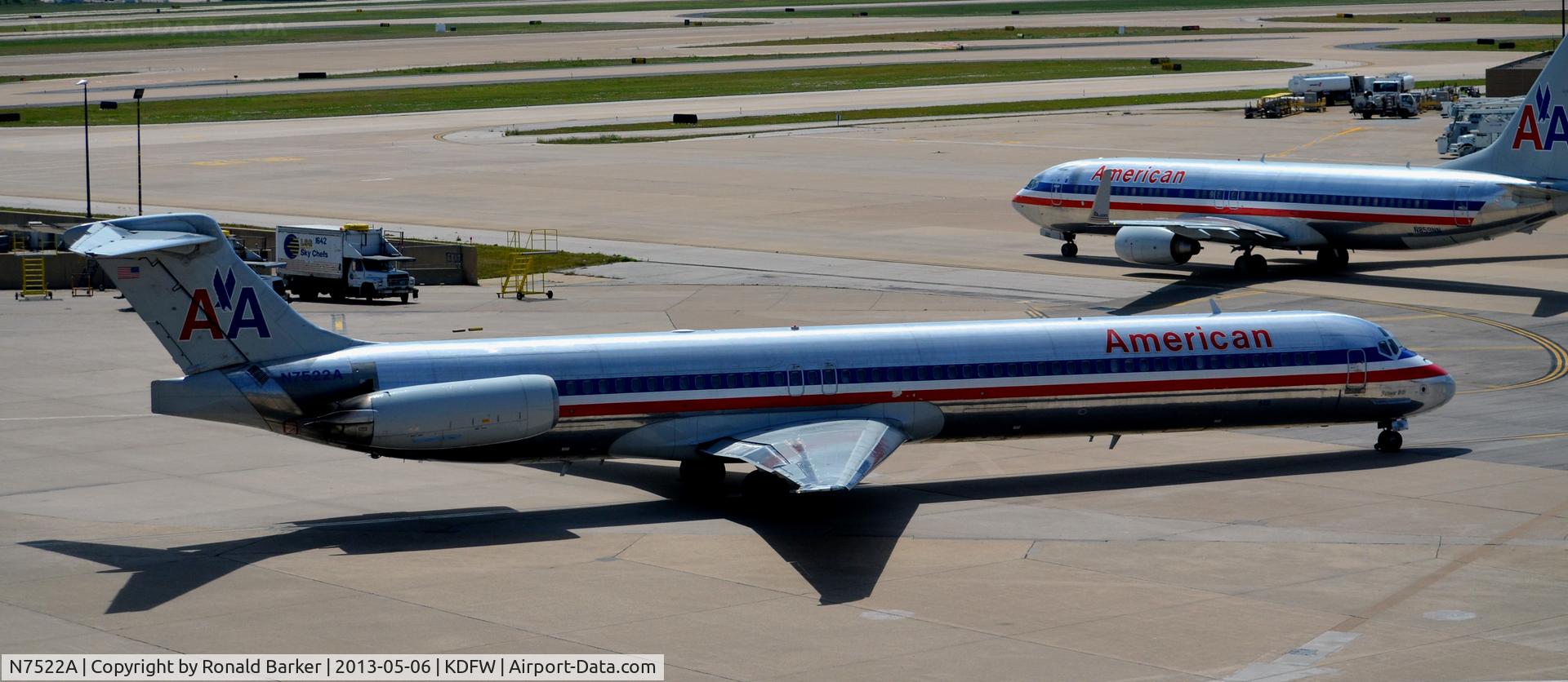 N7522A, 1990 McDonnell Douglas MD-82 (DC-9-82) C/N 49899, Taxi DFW TX