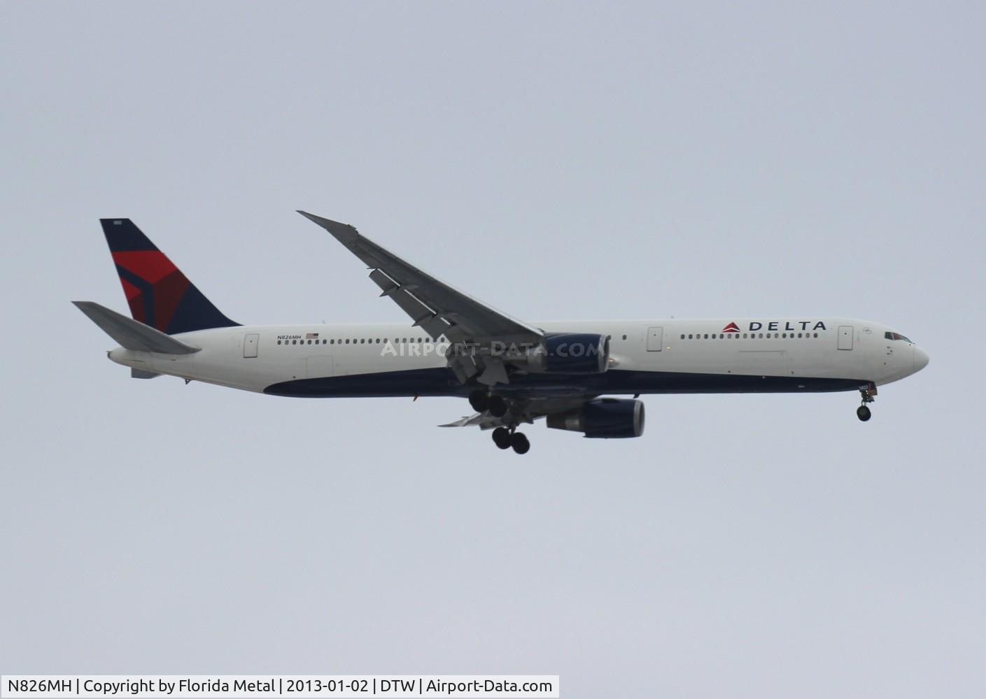 N826MH, 1999 Boeing 767-432/ER C/N 29713, Delta 767-400