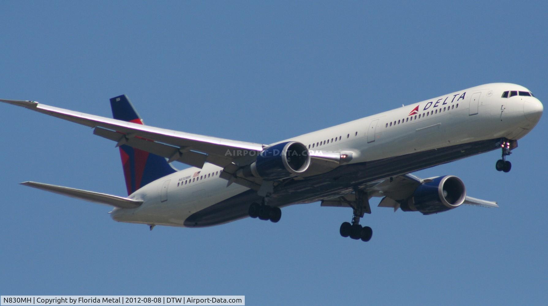 N830MH, 2000 Boeing 767-432/ER C/N 29701, Delta 767-400