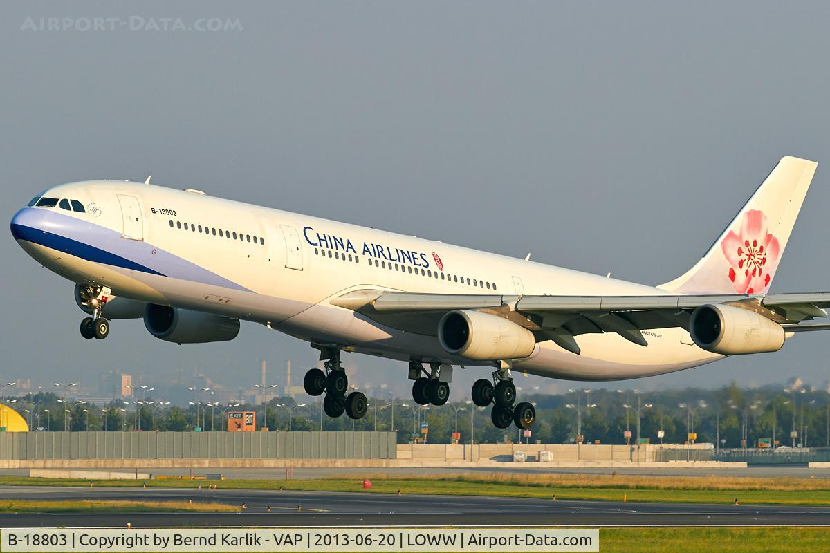 B-18803, 2001 Airbus A340-313 C/N 411, Rwy 16