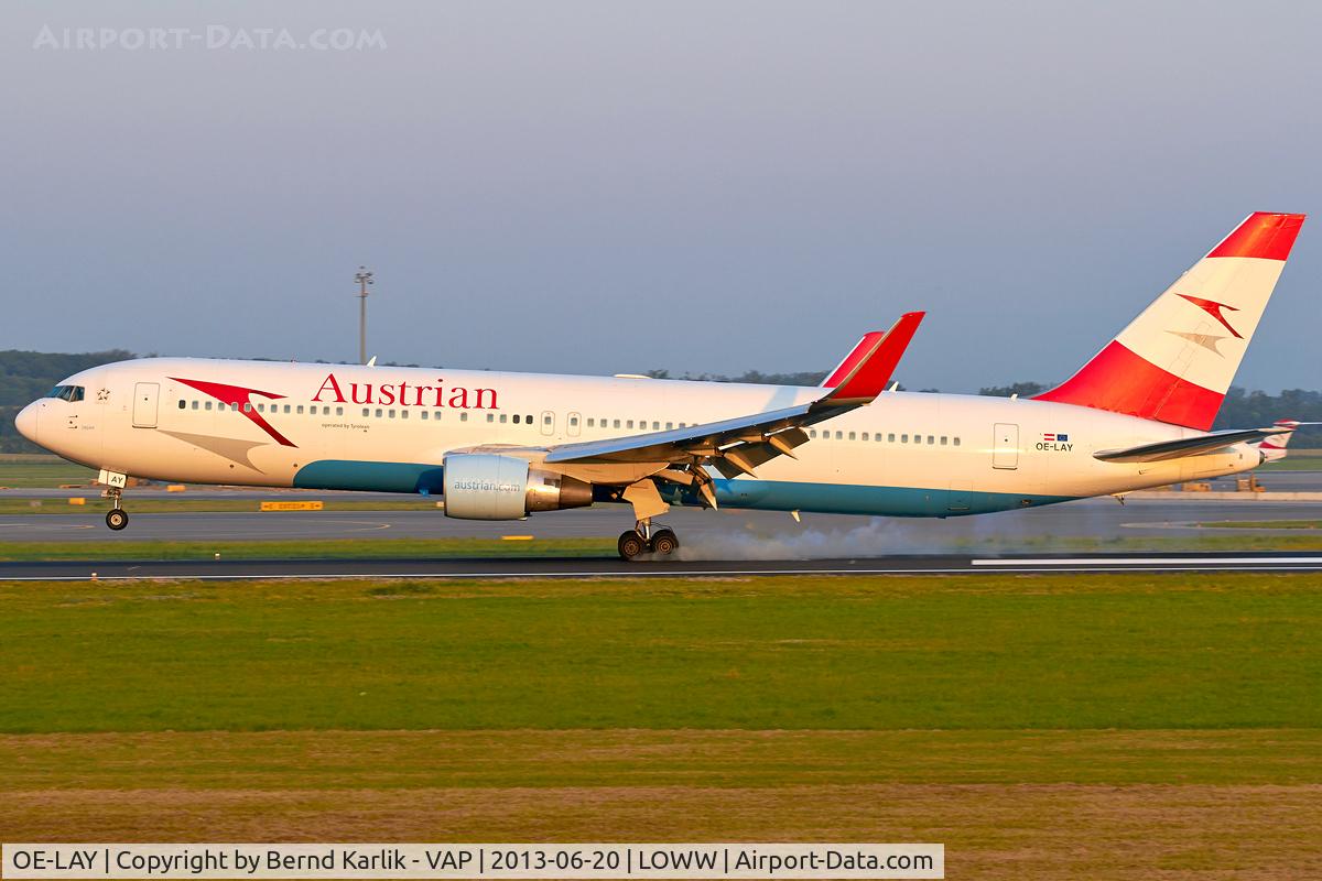 OE-LAY, 1998 Boeing 767-3Z9/ER C/N 29867, Rwy 16