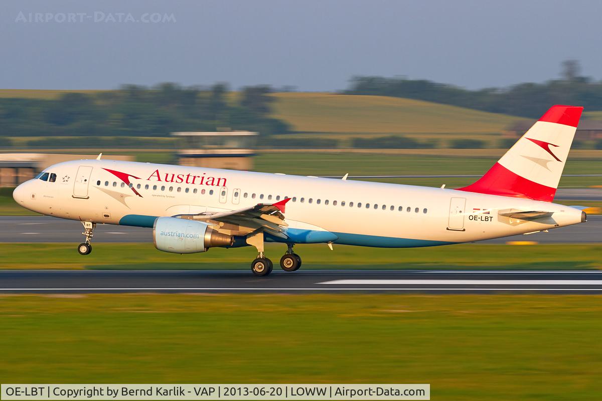 OE-LBT, 2000 Airbus A320-214 C/N 1387, Rwy 16