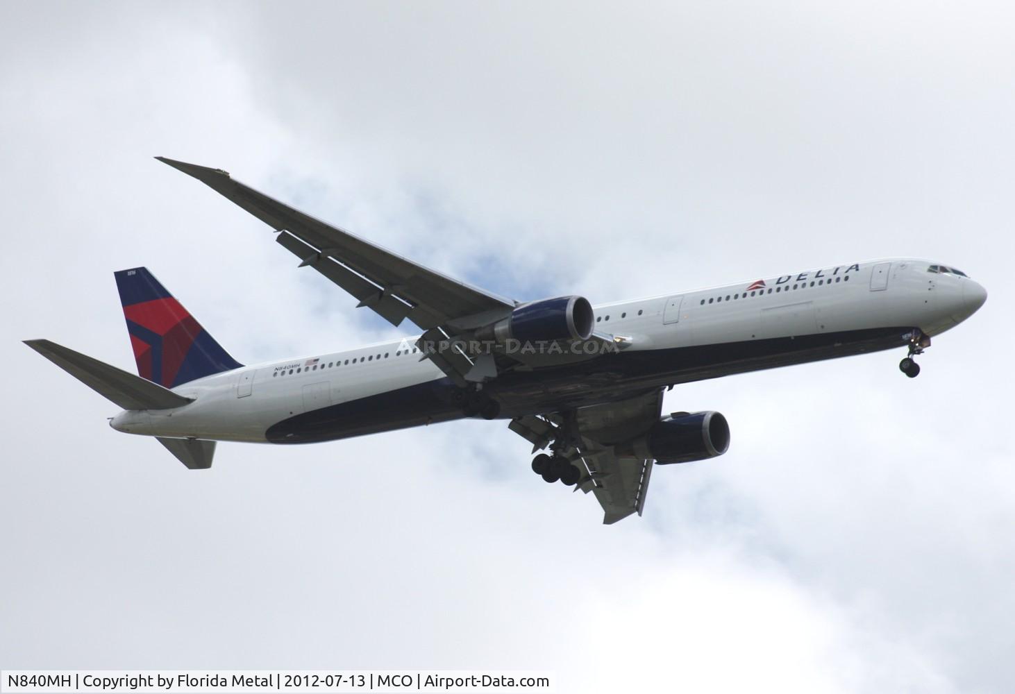 N840MH, 2001 Boeing 767-432/ER C/N 29718, Delta 767-400