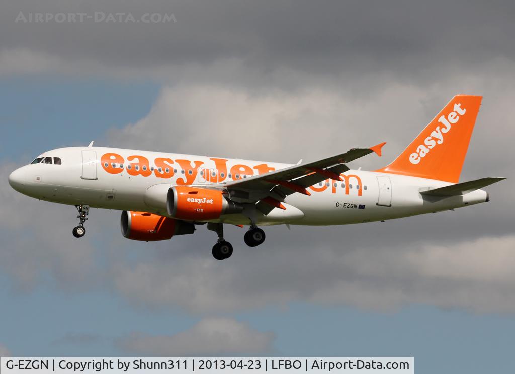 G-EZGN, 2011 Airbus A319-111 C/N 4781, Landing rwy 32L