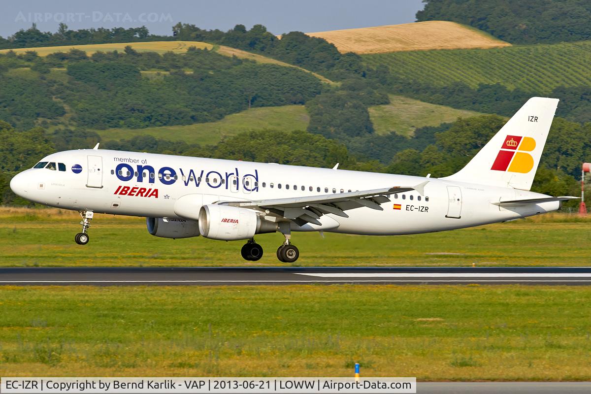 EC-IZR, 2004 Airbus A320-214 C/N 2242, Rwy 34