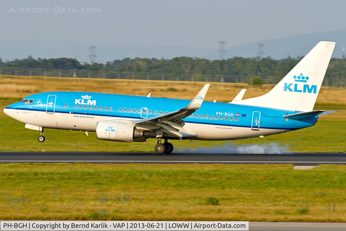 PH-BGH, 2009 Boeing 737-7K2 C/N 38053, Rwy 34