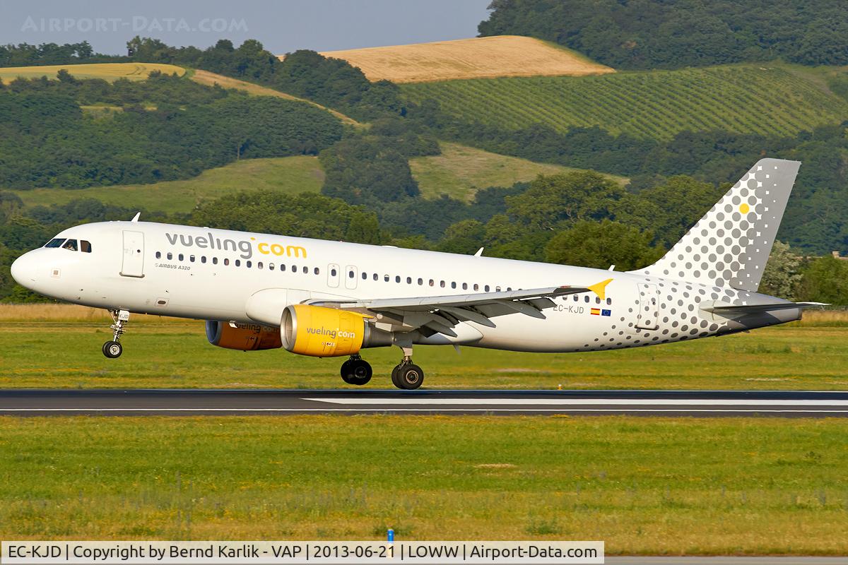 EC-KJD, 2007 Airbus A320-216 C/N 3237, Rwy 34