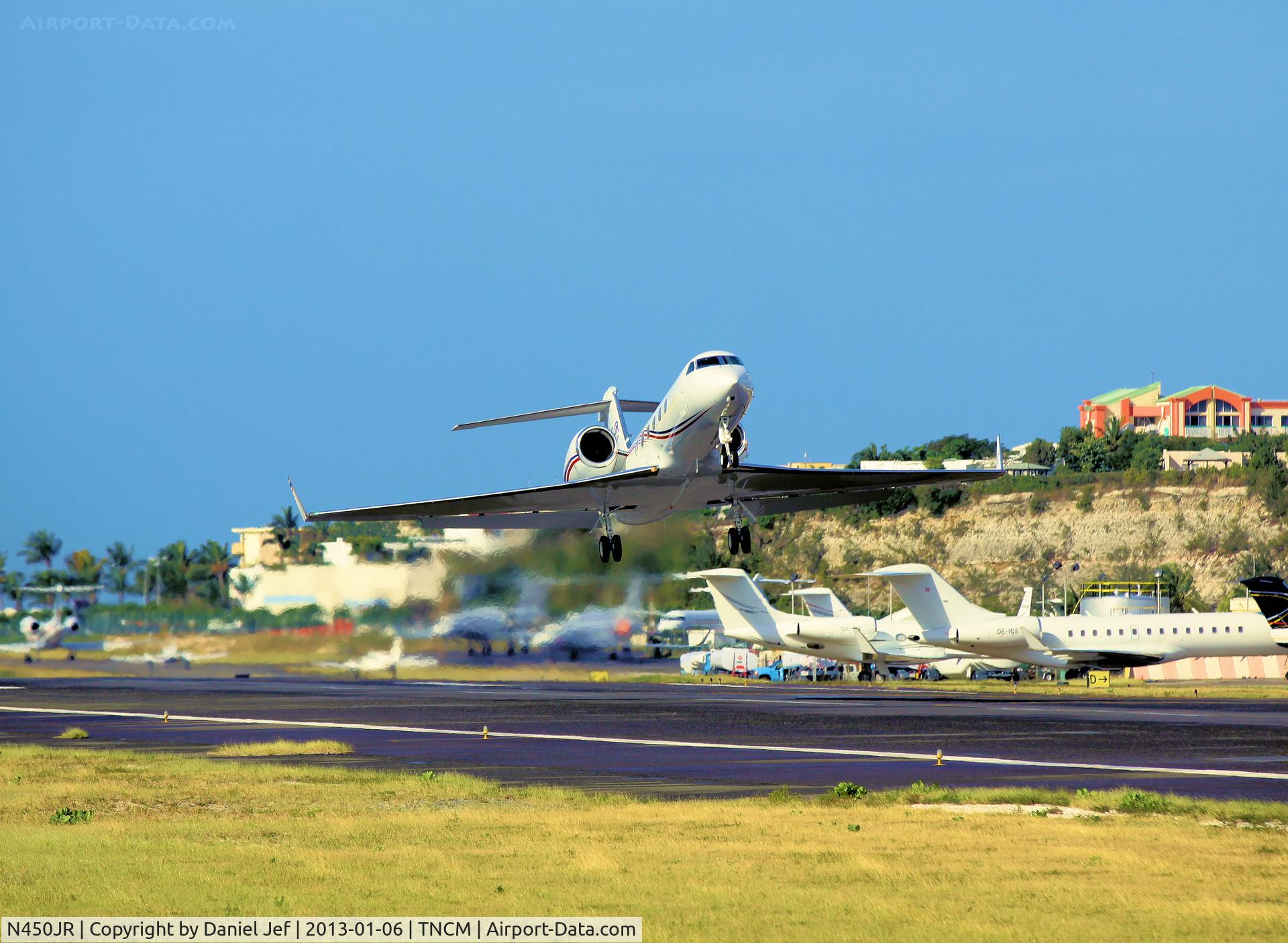 N450JR, 2011 Gulfstream Aerospace GIV-X (G450) C/N 4218, N450JR