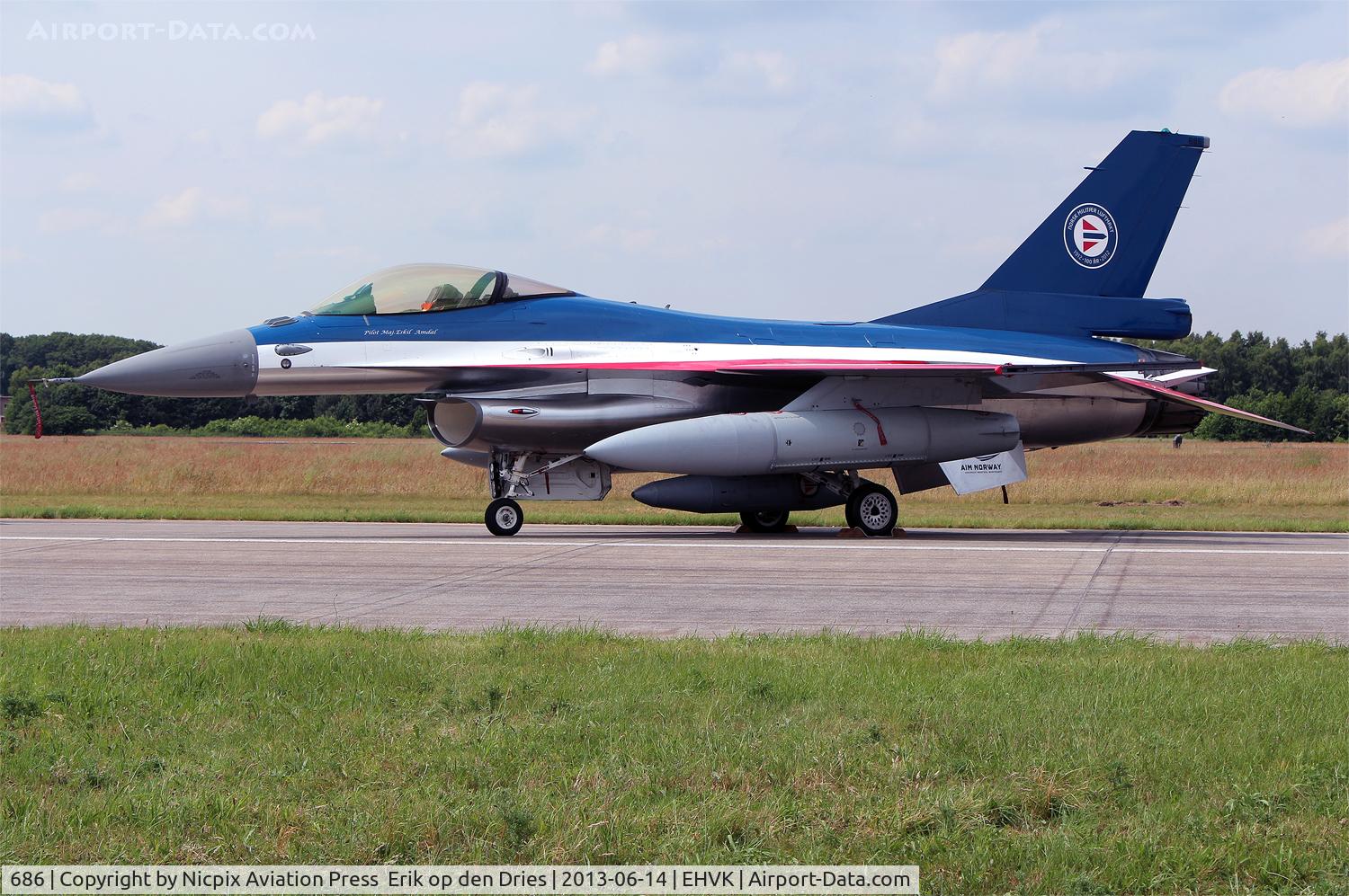 686, General Dynamics F-16AM Fighting Falcon C/N 6K-58, Norwegian AF solo display F-16AM 686 on the static of the Volkel Open House 2013