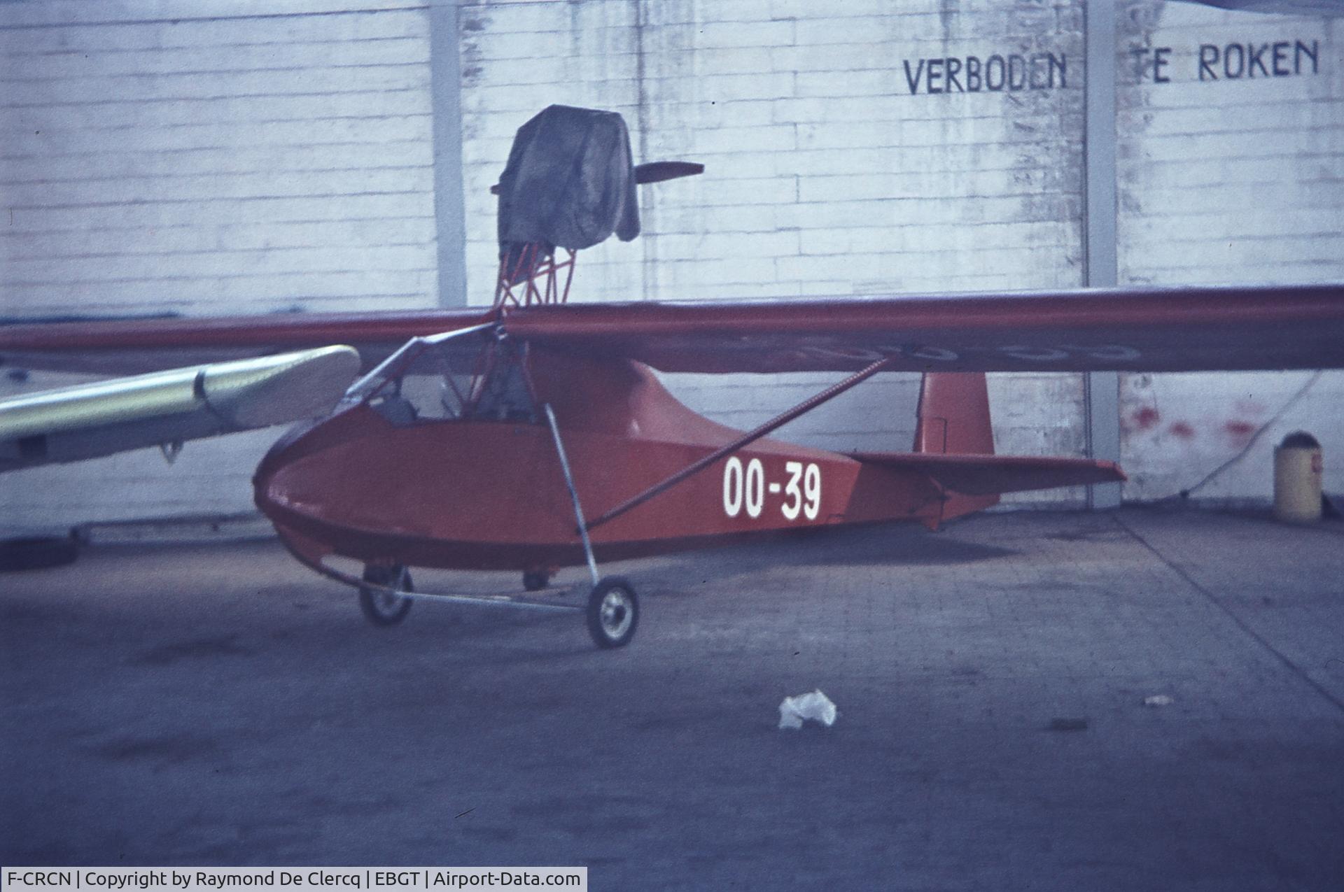F-CRCN, 1960 Nord 1300 C/N 131, Became OO-39  in 1968 at Gent.Owner was Paul Verplancke;
who placed DAF engine and wheels.